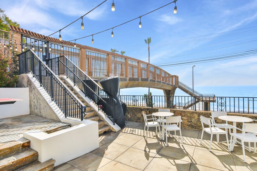 More Photos Of 17575 Pacific Coast Hwy, Pacific Palisades Loft Creative Space For Lease