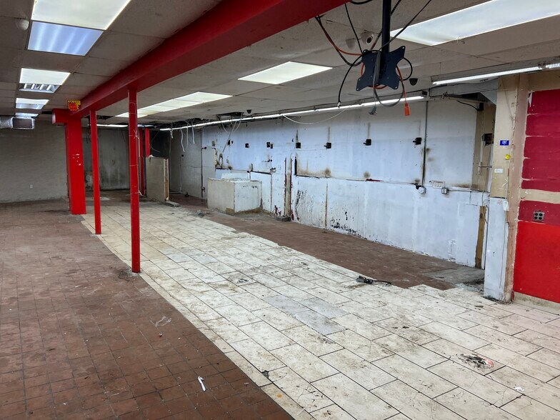 More Photos Of 726 Broadway, Brooklyn Storefront For Lease