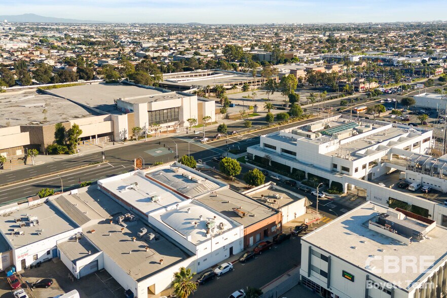 More Photos Of 12341 Hawthorne Blvd, Hawthorne Storefront For Sale