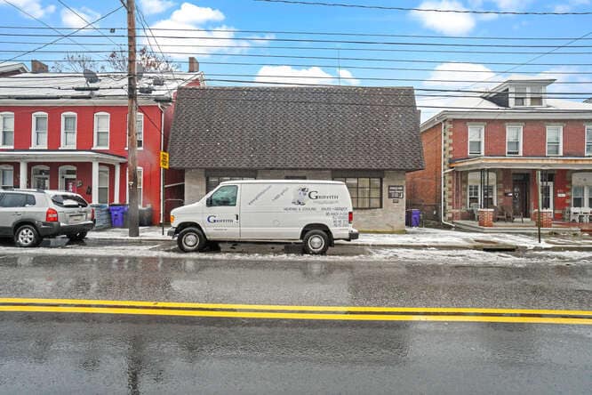 More Photos Of 825 W Washington St, Hagerstown Storefront Retail Office For Lease