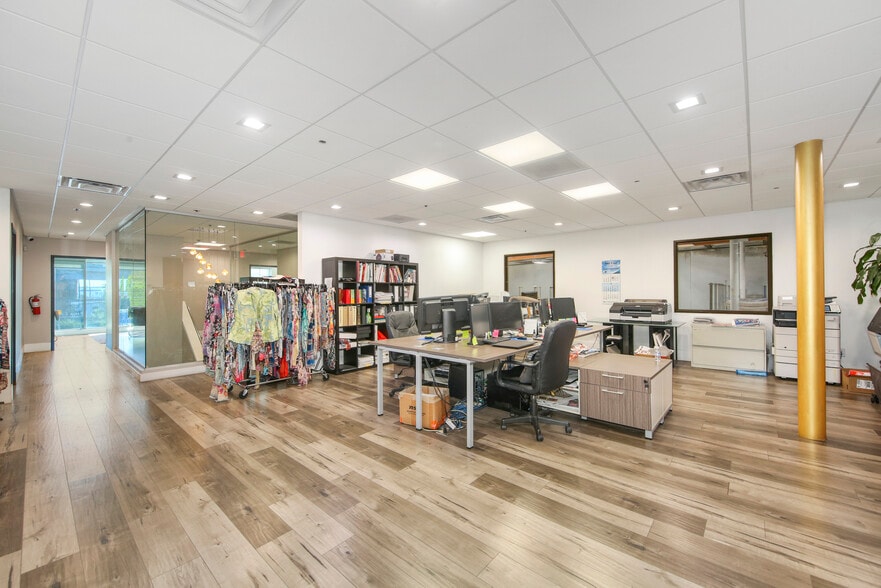 More Photos Of 1475 Long Beach Ave, Los Angeles Warehouse For Lease