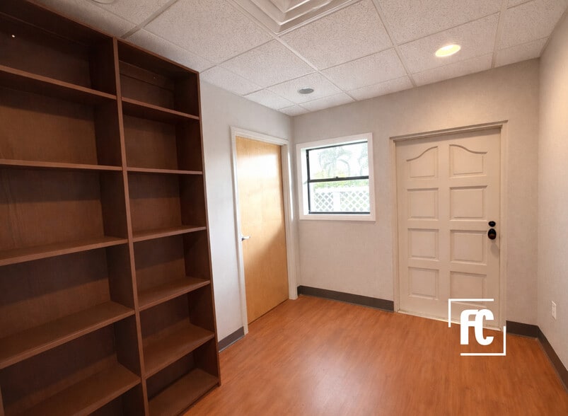 More Photos Of 835 SE Osceola St, Stuart Office Residential For Sale