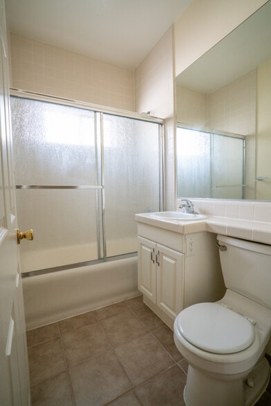 More Photos Of 2059 Cedar Ave, Long Beach Apartments For Sale