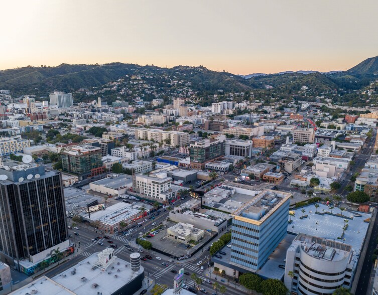 More Photos Of 1518 Cahuenga Blvd, Los Angeles Bar For Lease