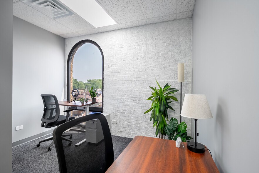 More Photos Of 4550 W 103rd St, Oak Lawn Coworking Space