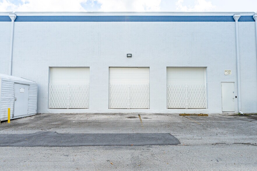 More Photos Of 6630 NW 16th Ter, Fort Lauderdale Warehouse For Lease