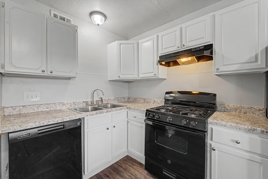 More Photos Of 6330 E 7th St, Tulsa Apartments For Sale