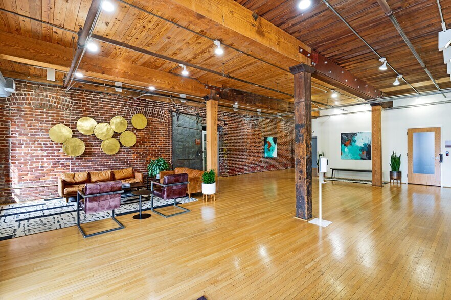 More Photos Of 590 Means St NW, Atlanta Unknown For Lease