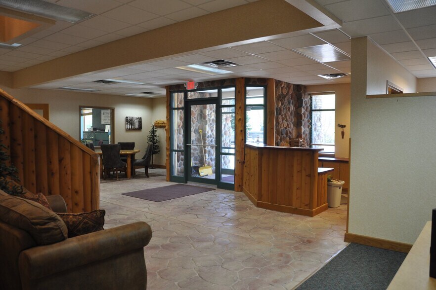 More Photos Of 669 N Medina St, Loretto Office For Lease