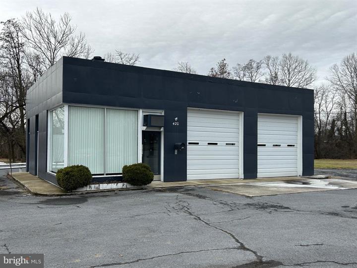 Primary Photo Of 420 W Loudon St, Chambersburg Auto Repair For Sale