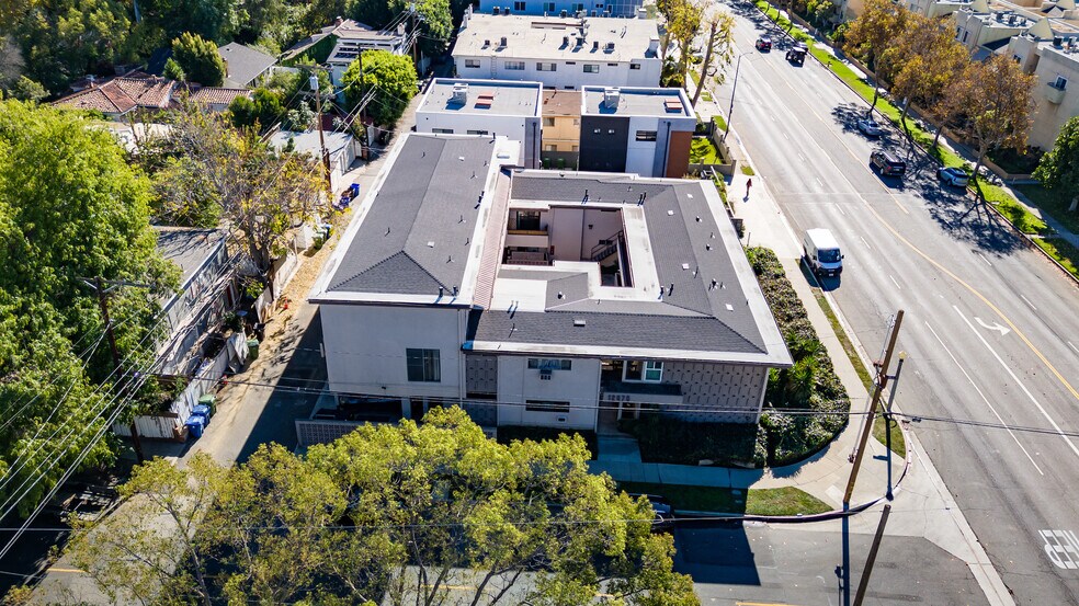 More Photos Of 12070 Woodbridge St, Studio City Apartments For Sale