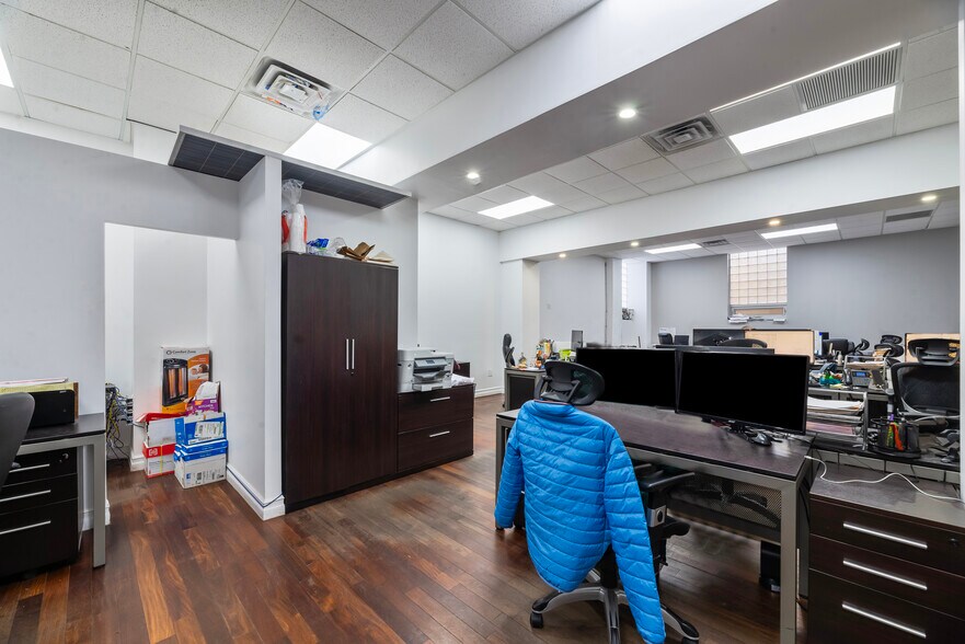 More Photos Of 12419 Metropolitan Ave, Kew Gardens General Retail For Lease