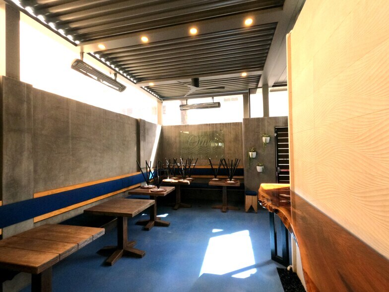 More Photos Of 72 62nd Pl, Long Beach Restaurant For Sale