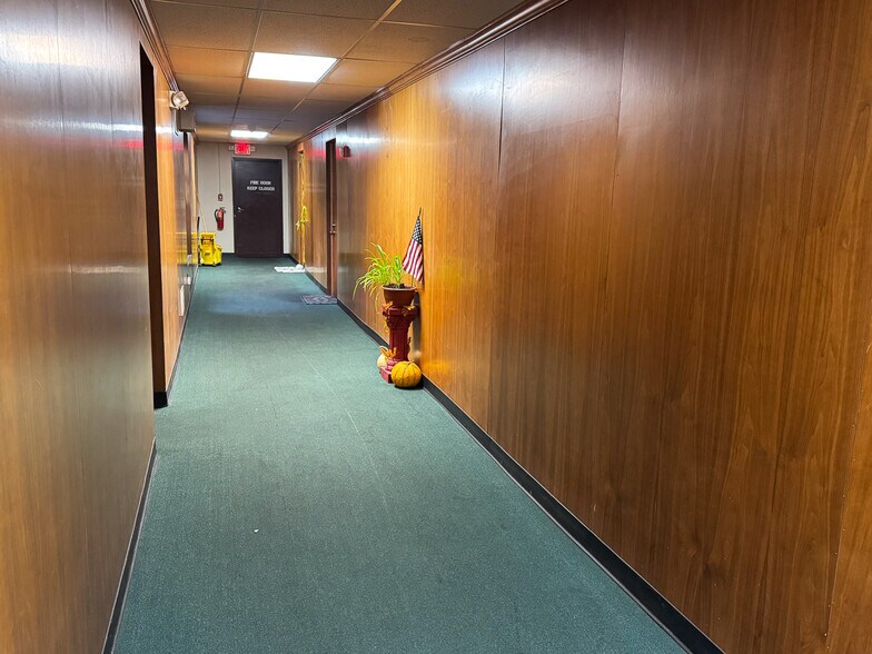 More Photos Of 243 E Main St, Alliance Apartments For Sale