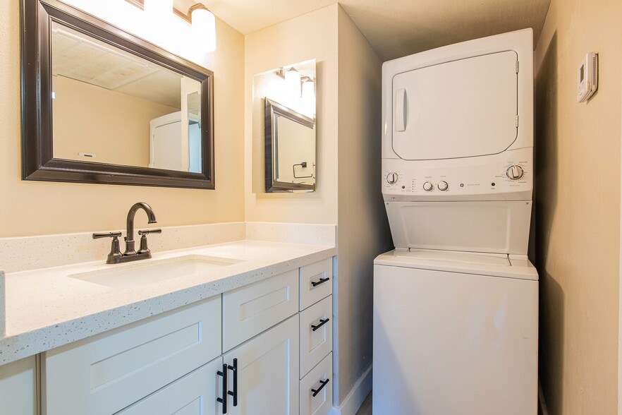 More Photos Of 2930 N 52nd St, Phoenix Apartments For Sale