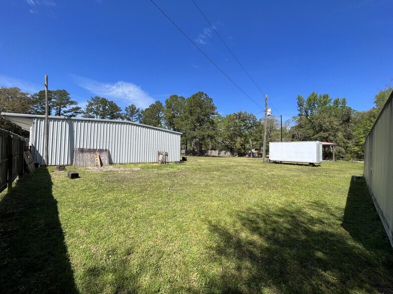 More Photos Of 6523 Harrietts Bluff Rd, Woodbine Freestanding For Sale