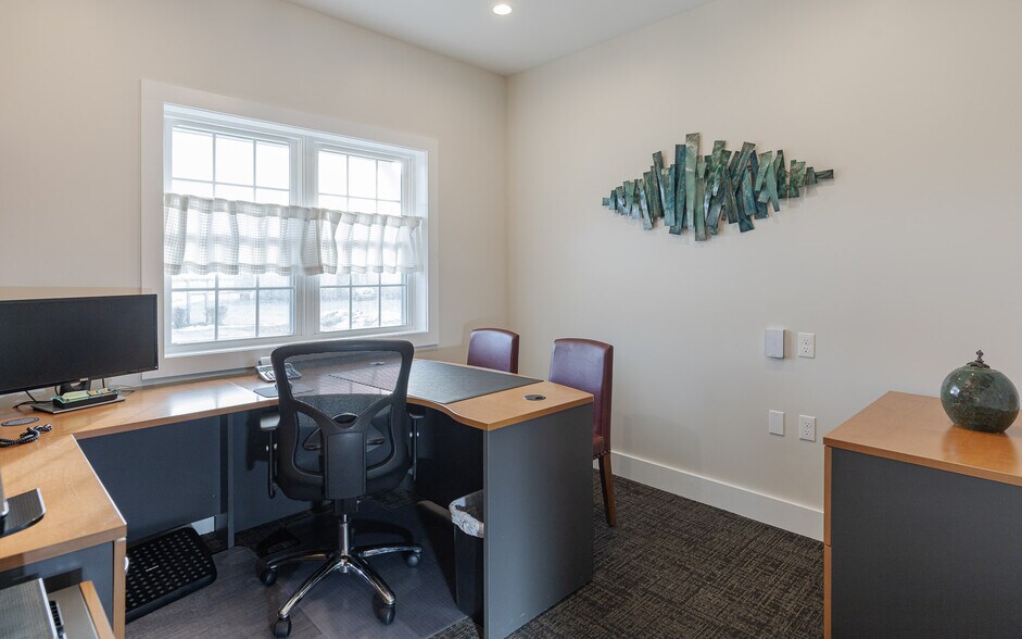 More Photos Of 6 Ames Plaza Ln, Walpole Office For Sale