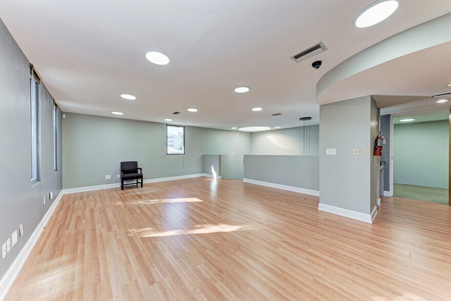 More Photos Of 1771 Manatee Ave W, Bradenton Loft Creative Space For Lease