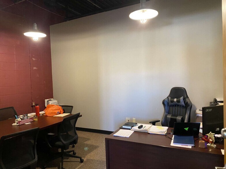 More Photos Of 1232 E Trafficway, Springfield Office For Sale