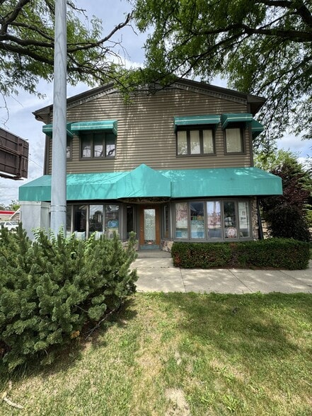 More Photos Of 1122-1128 Eureka Rd, Wyandotte Storefront Retail Office For Sale