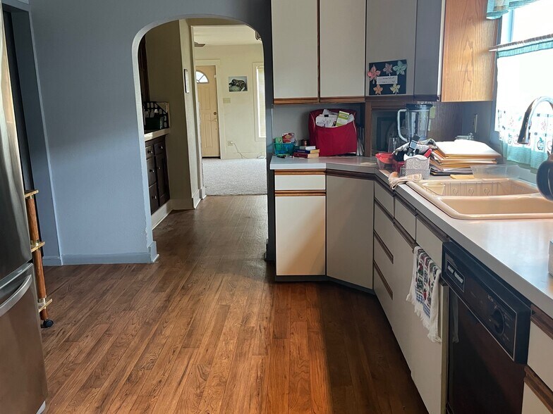 More Photos Of 1907 Simpson Ave, Aberdeen Flex For Sale