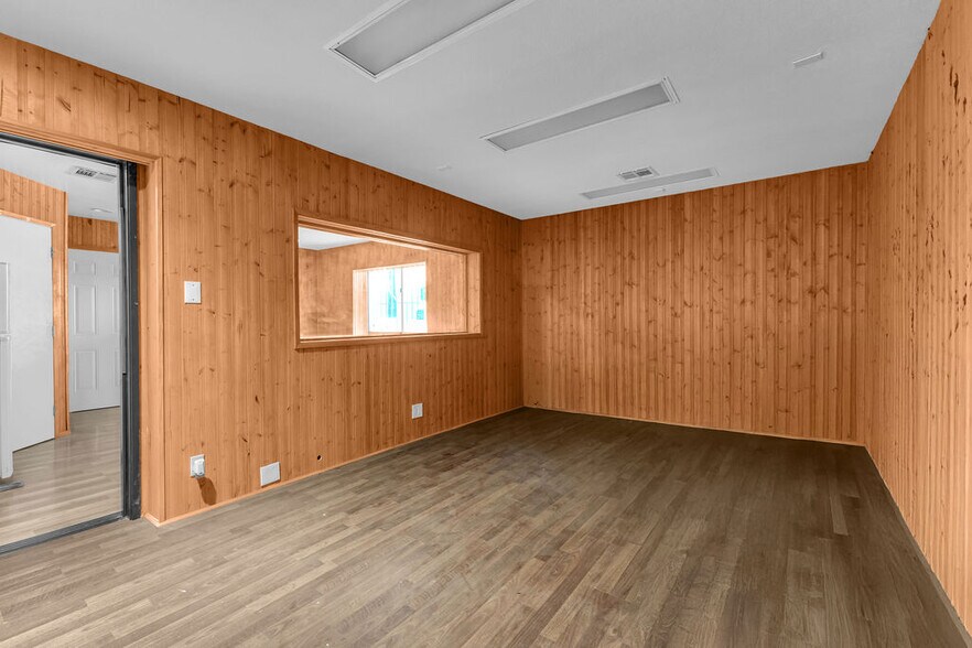 More Photos Of 81500 Industrial Pl, Indio Warehouse For Sale