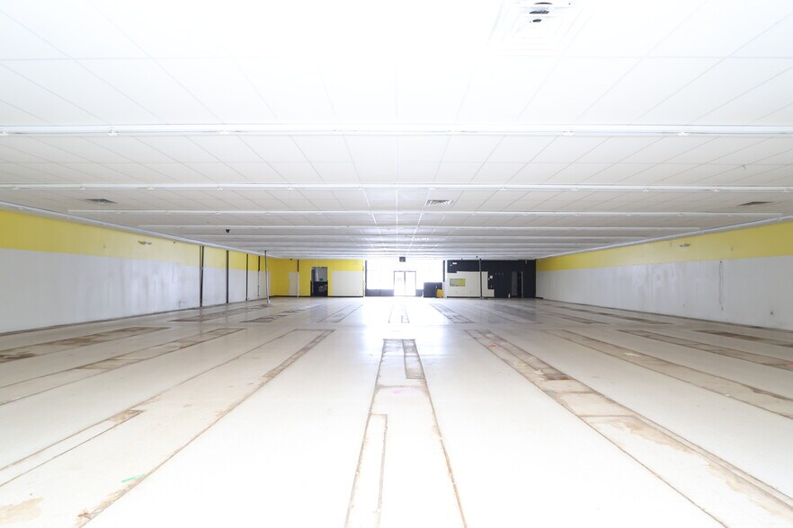 More Photos Of 215 Sandusky St, Plymouth General Retail For Lease