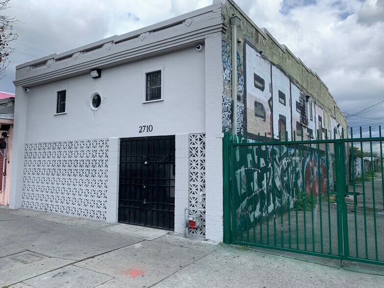 Primary Photo Of 2710 S San Pedro, Los Angeles Warehouse For Lease