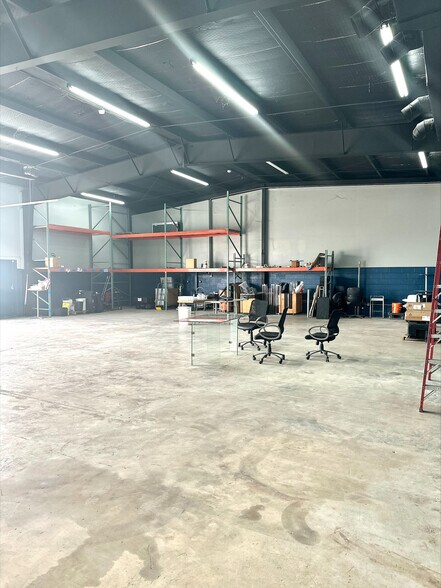 More Photos Of 4002 Laviosier St, Chalmette Warehouse For Lease