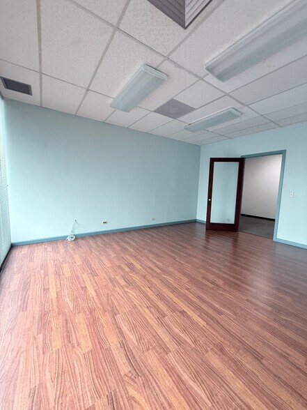 More Photos Of 826 Kaheka St, Honolulu Office For Lease