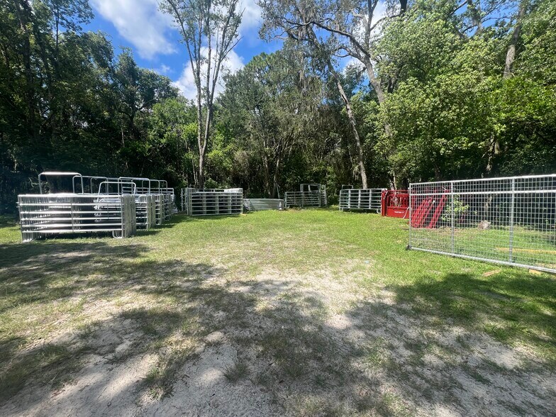 More Photos Of 18133 US Highway 41, Spring Hill Office Residential For Sale