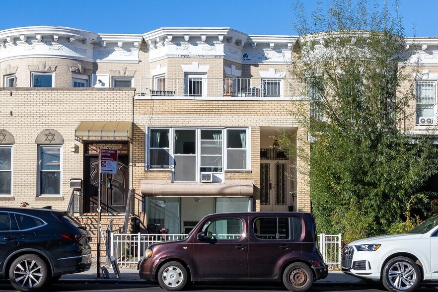 More Photos Of 96 W End Ave, Brooklyn Storefront Retail Residential For Sale