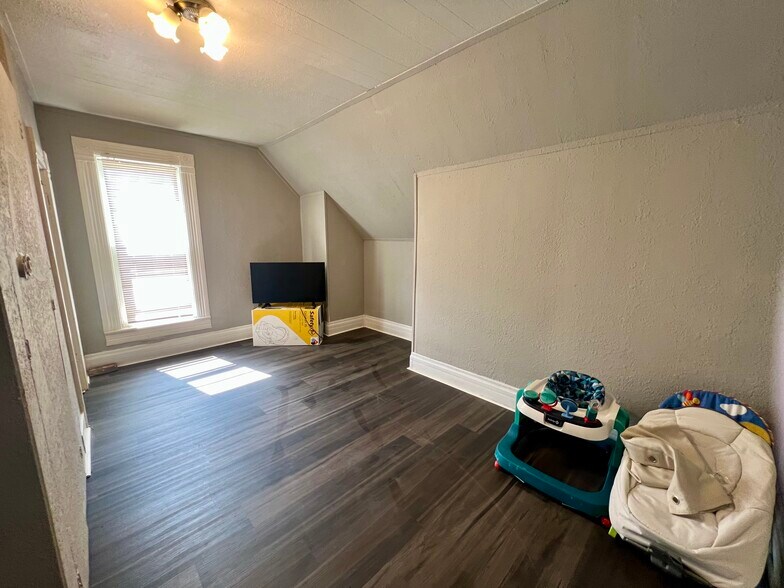 More Photos Of 2502 Pine Ave, Mattoon Apartments For Sale