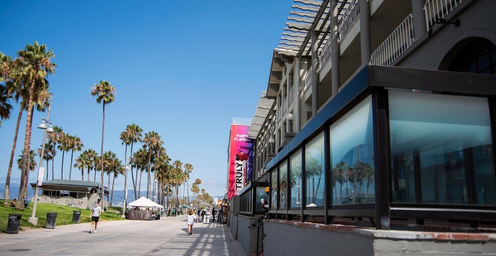 More Photos Of 909-913 Ocean Front Walk, Venice Office For Lease