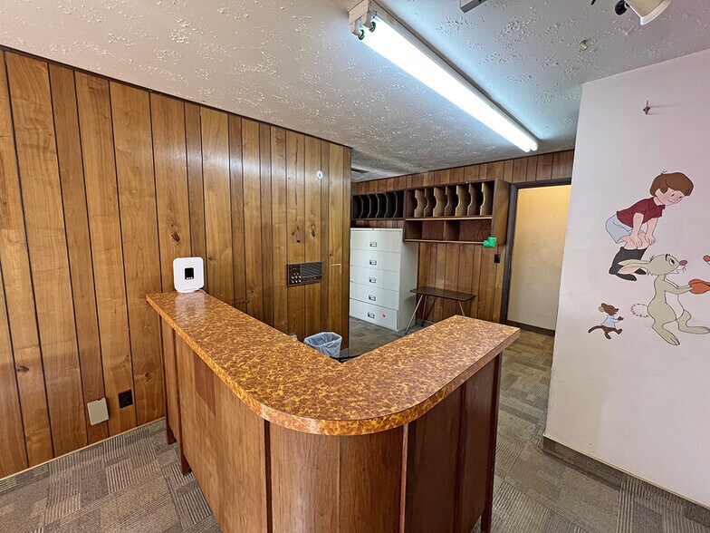 More Photos Of 195 Elm St, Blackfoot Office For Sale