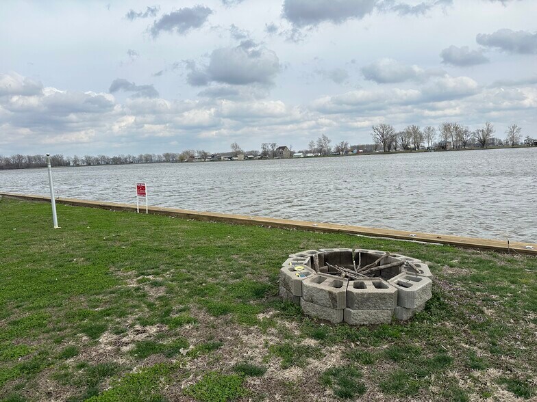 More Photos Of 114 Mobile Ln, Craig Land For Sale