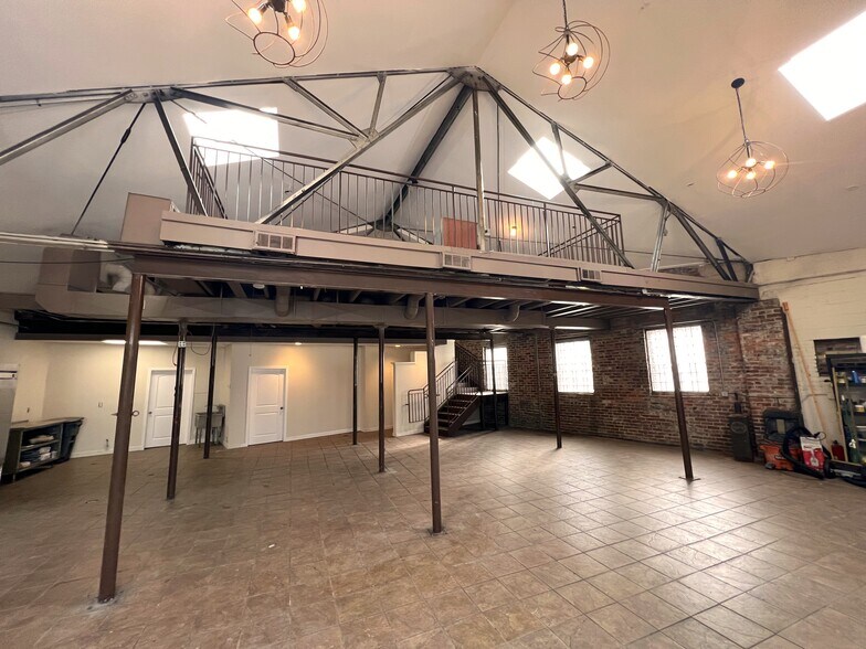 More Photos Of 290 Simpson St, Atlanta Flex For Lease