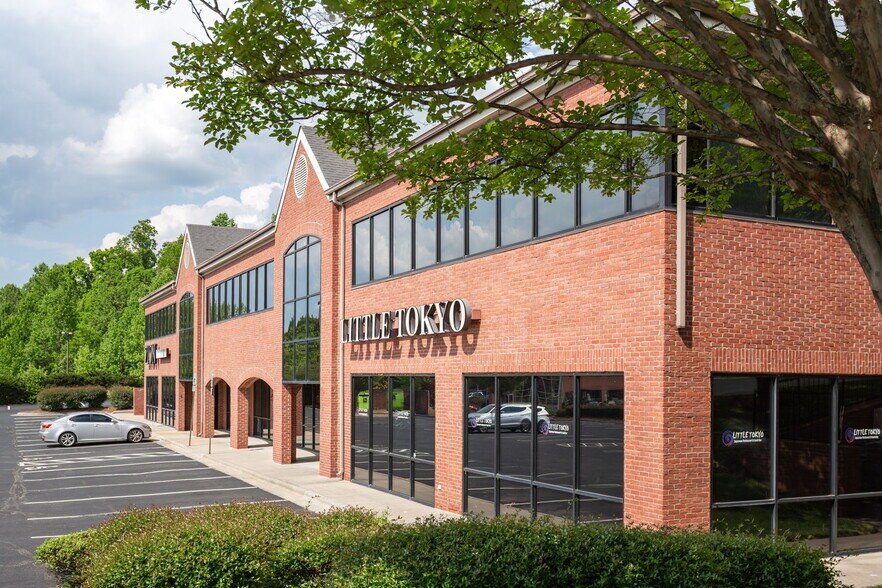 More Photos Of 4045 Premier Dr, High Point Office For Lease