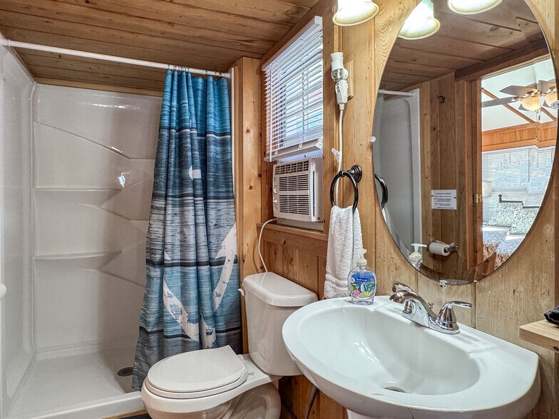 More Photos Of 309 Water St, Apalachicola Marina For Sale