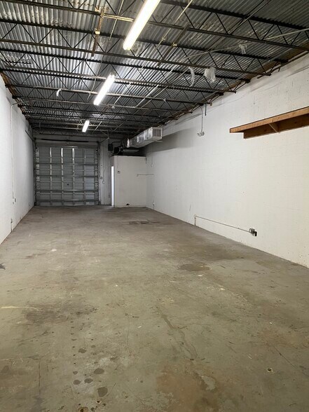 More Photos Of 4861-4875 NE 12th Ave, Fort Lauderdale Unknown For Lease