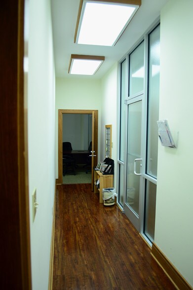 More Photos Of 1829 E Franklin St, Chapel Hill Office For Lease