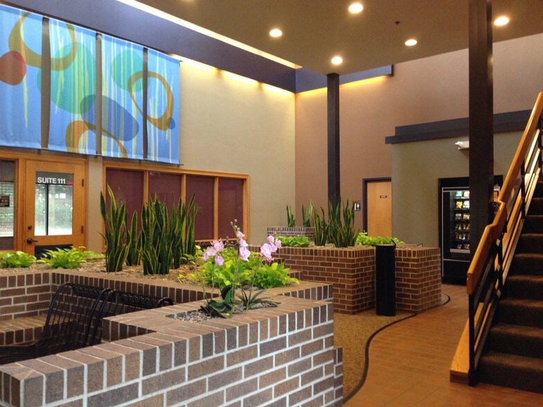 More Photos Of 1350-1380 Energy Ln, Saint Paul Office For Lease