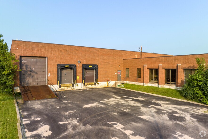 More Photos Of 1040 Jayson Ct, Mississauga Warehouse For Sale