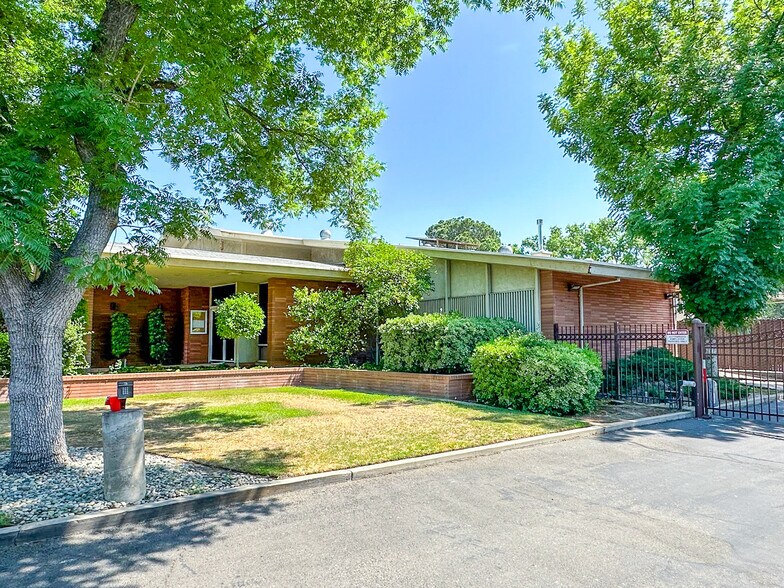 More Photos Of 3130 N Fresno St, Fresno Office For Sale