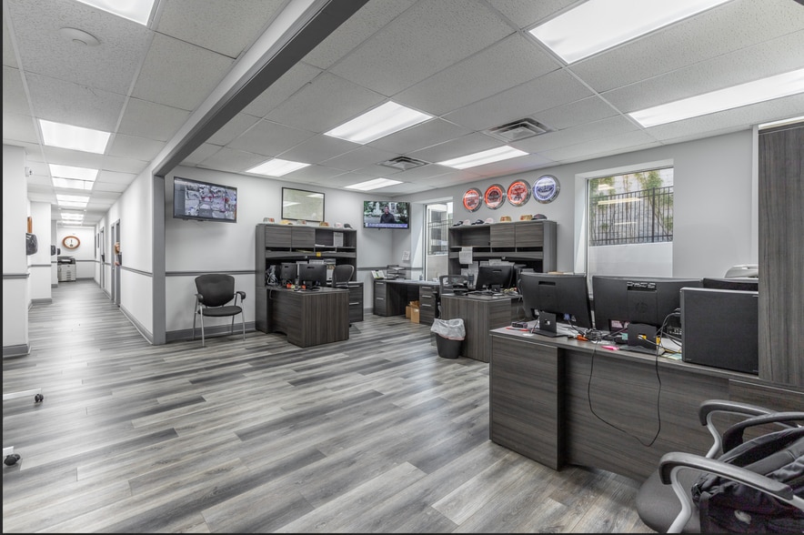 More Photos Of 403 Chickamauga Ave, Rossville Loft Creative Space For Lease