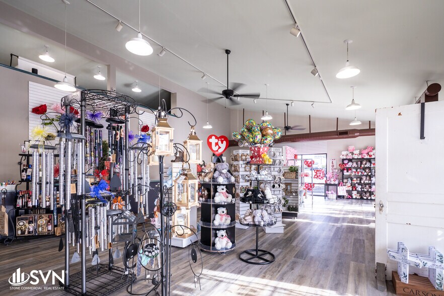 More Photos Of 141-143 Southgate Dr, Georgetown Freestanding For Lease