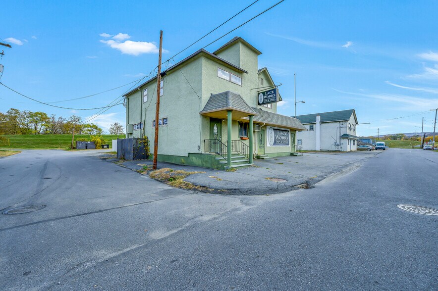 More Photos Of 524 Court St, Scranton General Retail For Sale