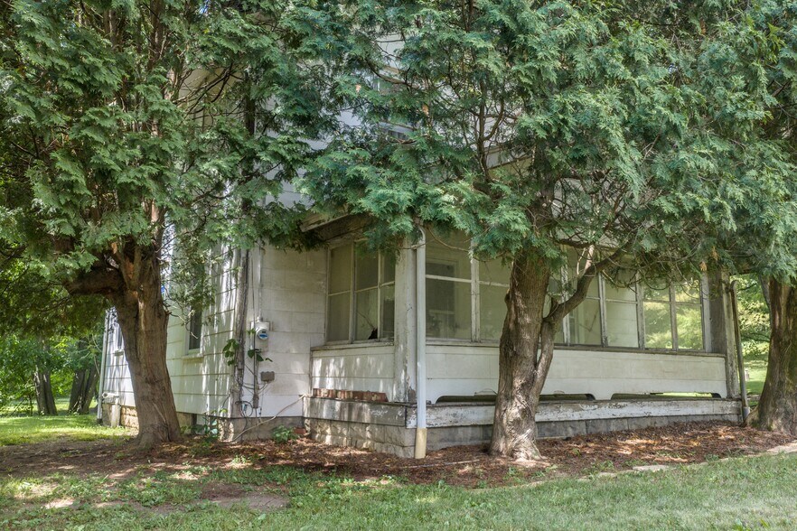 More Photos Of 6297 Columbia Rd NW, Dover Specialty For Sale