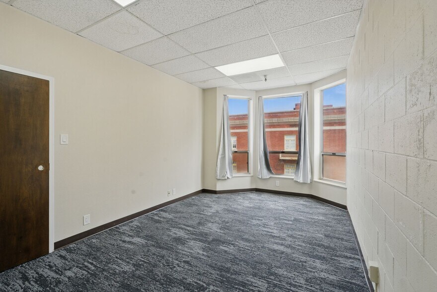 More Photos Of 301 Grand Ave, South San Francisco Office For Lease