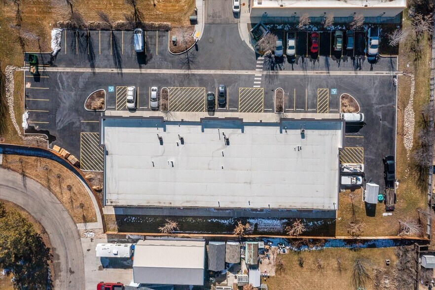 More Photos Of 1270-1300 E Fairview Ave, Meridian Light Distribution For Sale